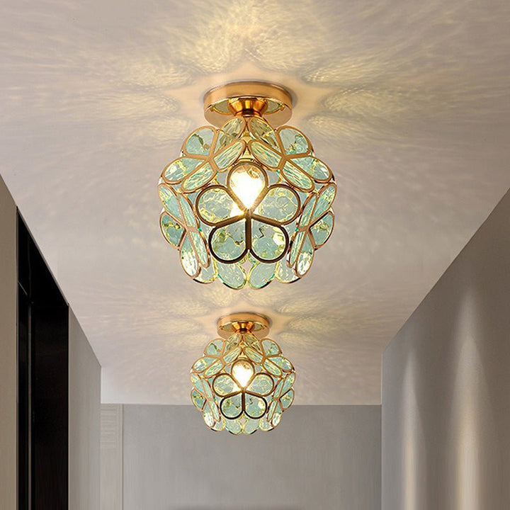Lampa sufitowa w stylu kwiatowym
