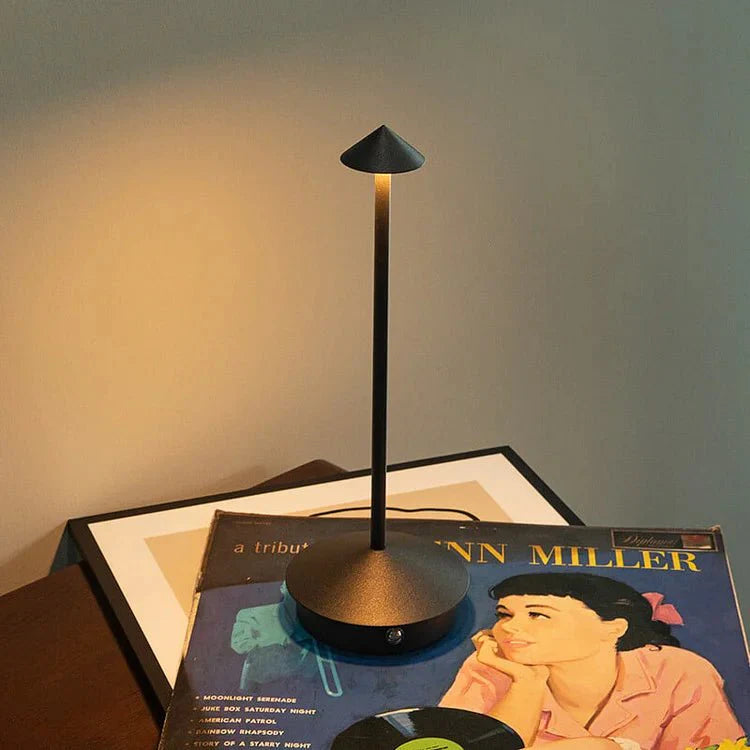 Minimalistyczna Bezprzewodowa Lampa Stołowa LED