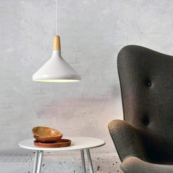 Lampa wisząca metalowa w kształcie stożka w stylu francuskiego makaronu