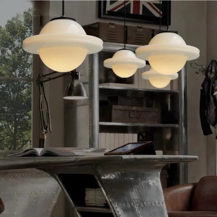 Vintage biała mleczna szklana geometryczna lampa wisząca