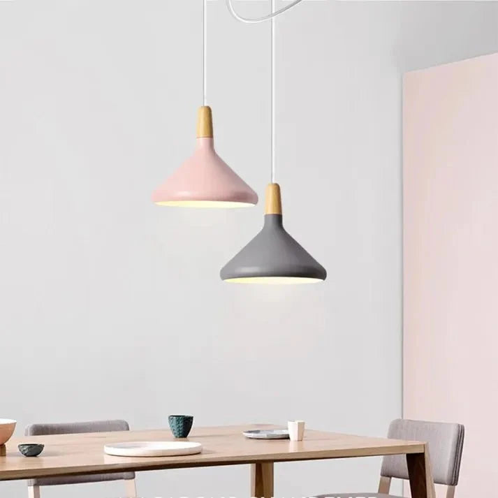 Lampa wisząca metalowa w kształcie stożka w stylu francuskiego makaronu