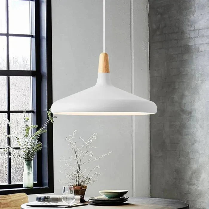 Lampa wisząca metalowa w kształcie stożka w stylu francuskiego makaronu