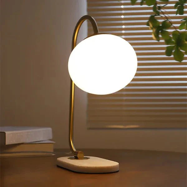 Lampa stołowa Marshmallow z metalu i szkła