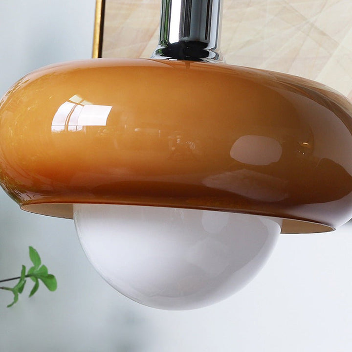 Lampa wisząca Bauhaus z szklanym kloszem w kolorze kawy