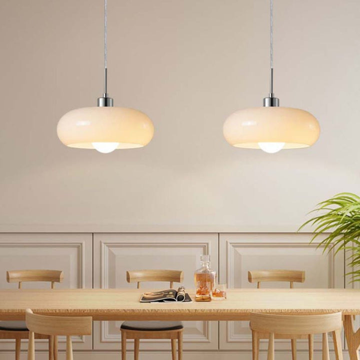 Szklana lampa wisząca Hailie w kształcie bochenka