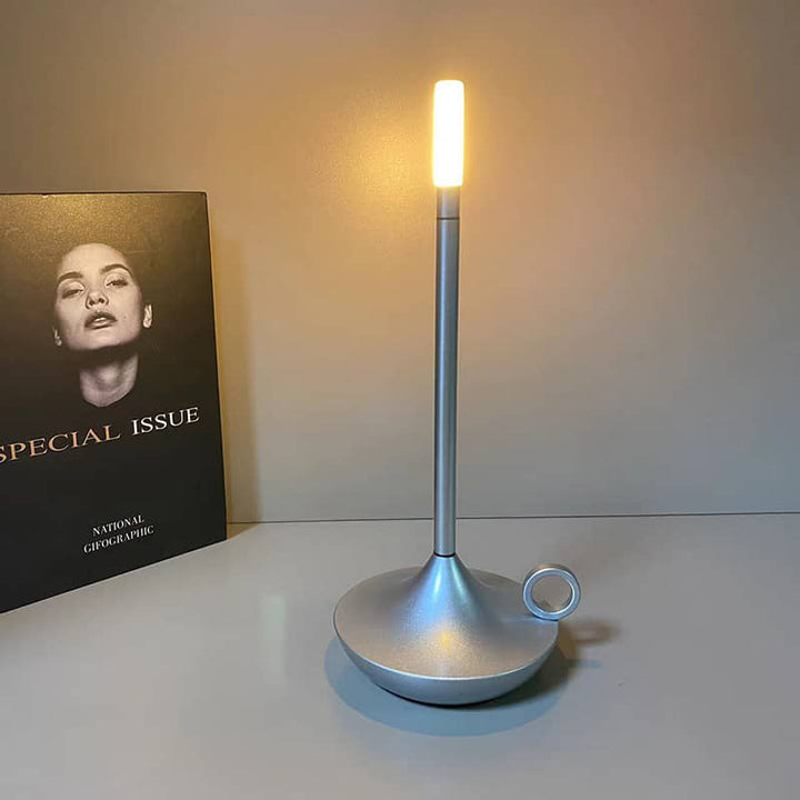 Nordycka lampa stołowa LED – designerska lampa kandelarowa