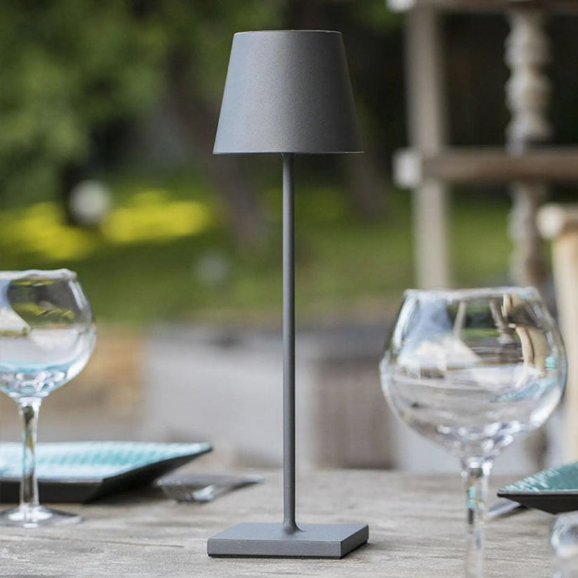 Wysoka Lampa Stołowa z Funkcją Przyciemniania