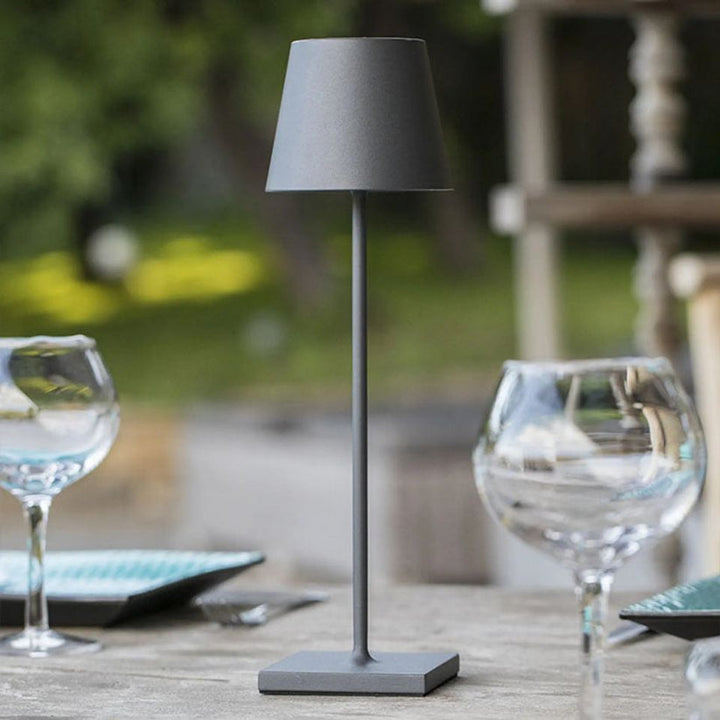 Wysoka Lampa Stołowa z Funkcją Przyciemniania