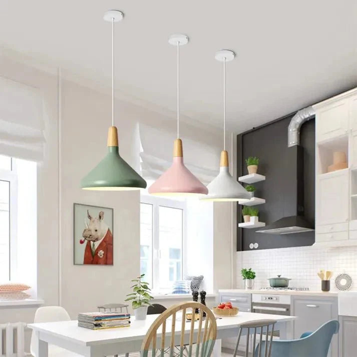 Lampa wisząca metalowa w kształcie stożka w stylu francuskiego makaronu
