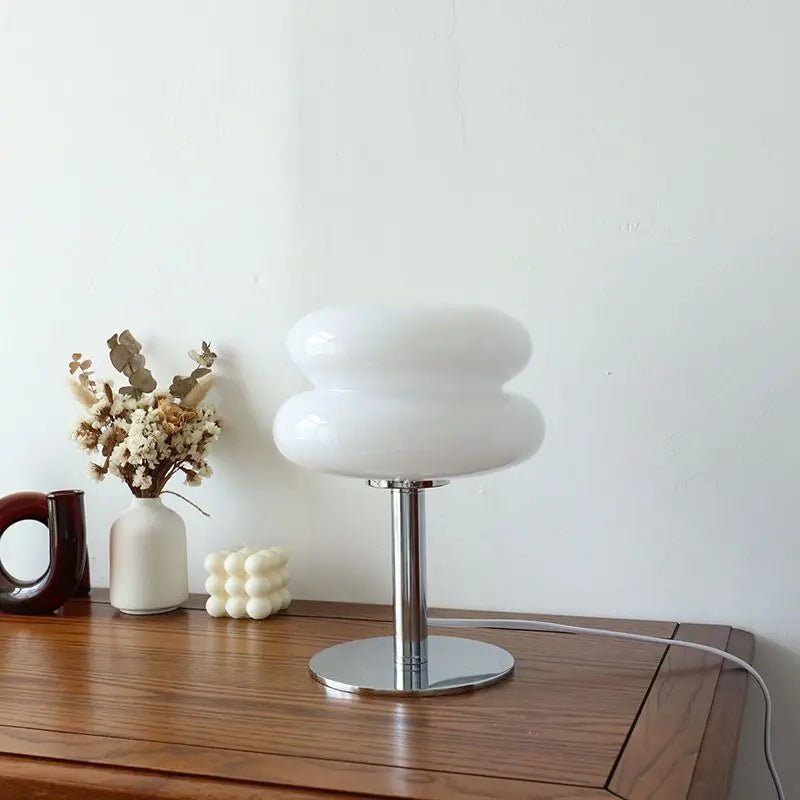 Włoska lampa stołowa w stylu bauhaus
