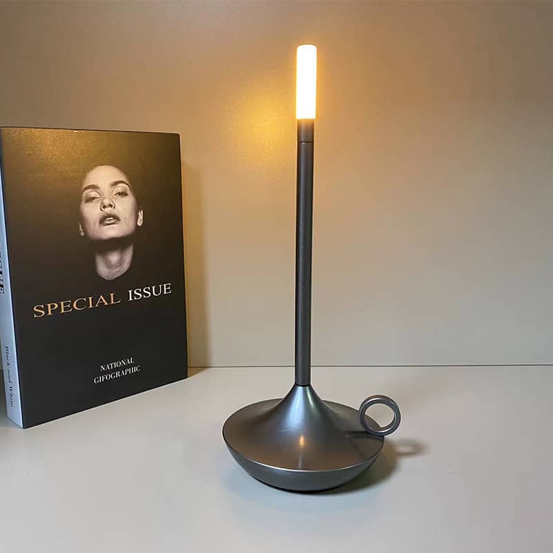Nordycka lampa stołowa LED – designerska lampa kandelarowa