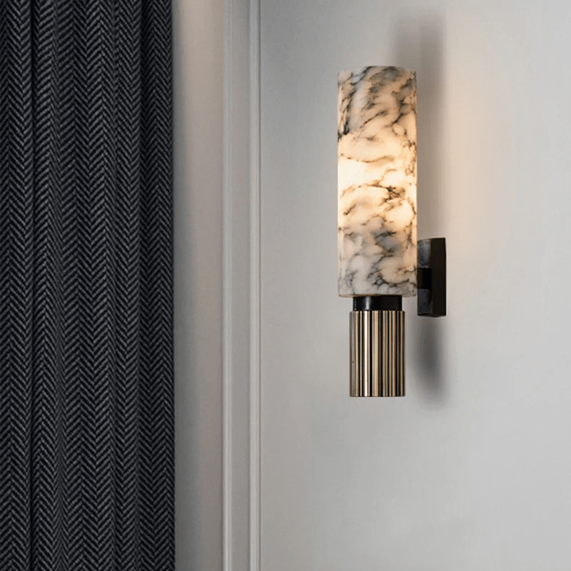 Marmurowa lampa ścienna
