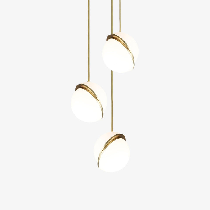 Lampa wisząca w kształcie półksiężyca