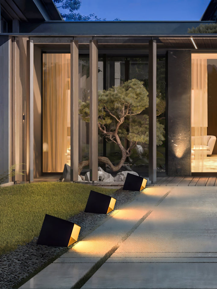 Lampa ogrodowa Cube Garden na energię słoneczną