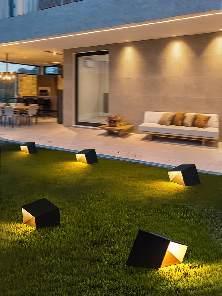 Lampa ogrodowa Cube Garden na energię słoneczną
