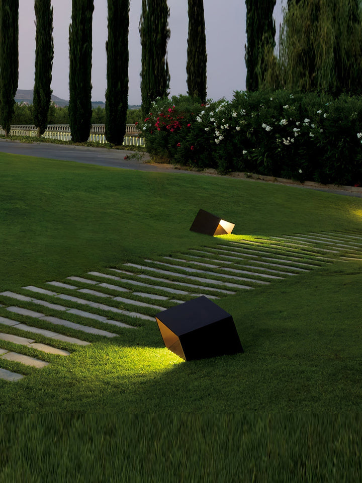 Lampa ogrodowa Cube Garden na energię słoneczną
