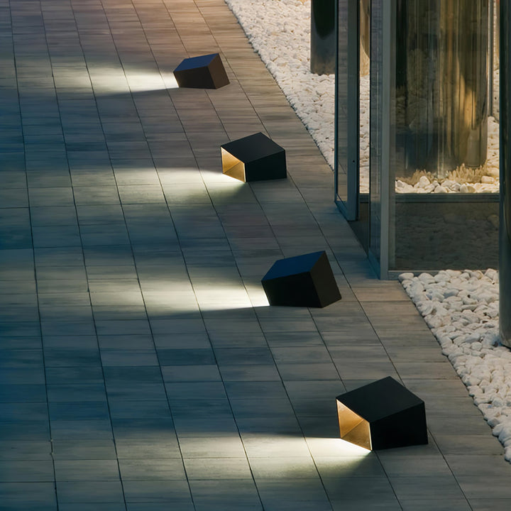 Lampa ogrodowa Cube Garden na energię słoneczną