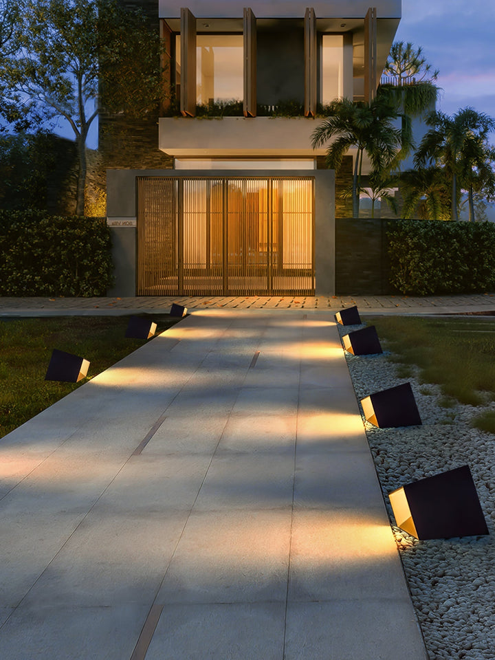 Lampa ogrodowa Cube Garden na energię słoneczną