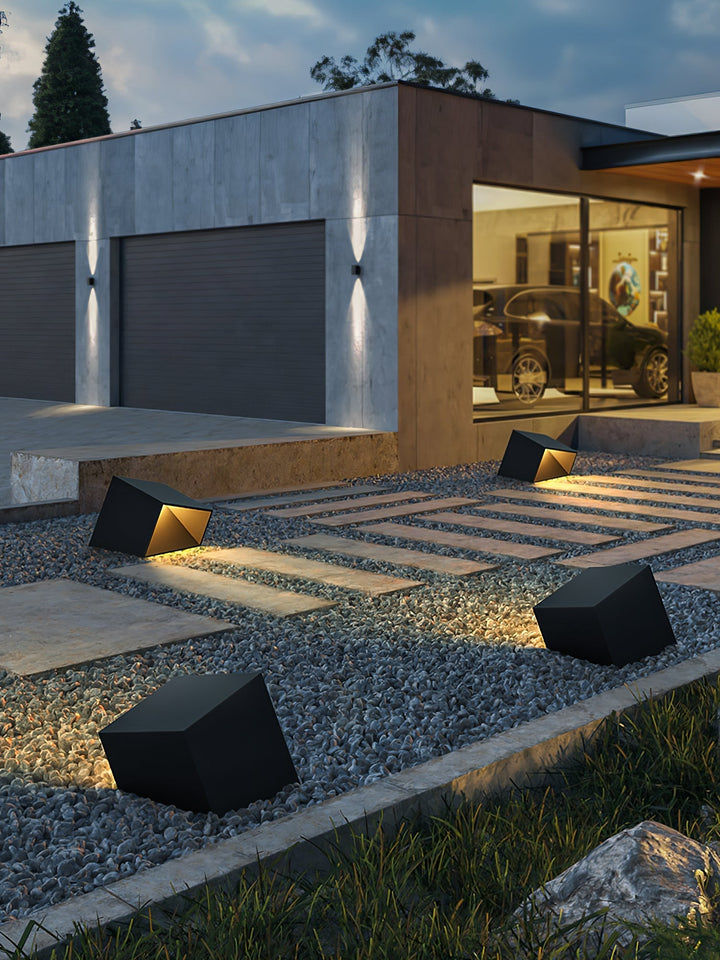 Lampa ogrodowa Cube Garden na energię słoneczną