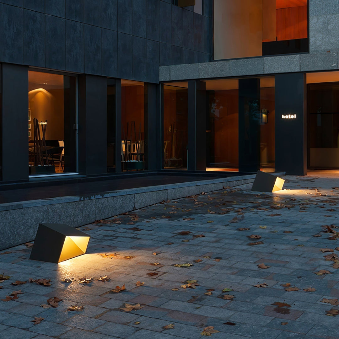 Lampa ogrodowa Cube Garden na energię słoneczną