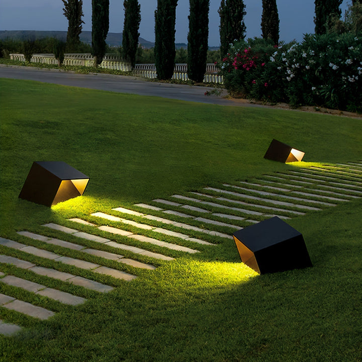 Lampa ogrodowa Cube Garden na energię słoneczną
