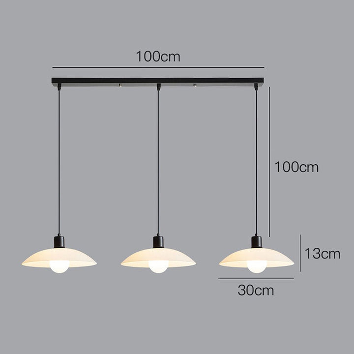 Minimalistyczna lampa wisząca z białego szkła warstwowego