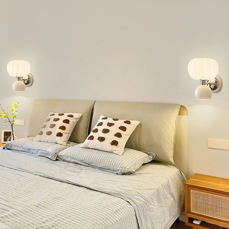 Nowoczesne lampy ścienne LED w kolorze kremowym