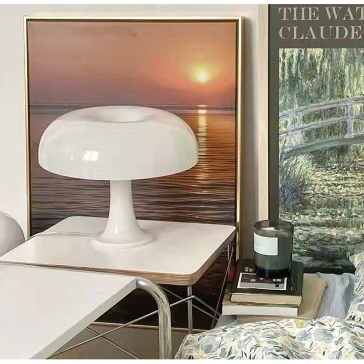 Lampa stołowa w kształcie grzyba w stylu minimalistycznym