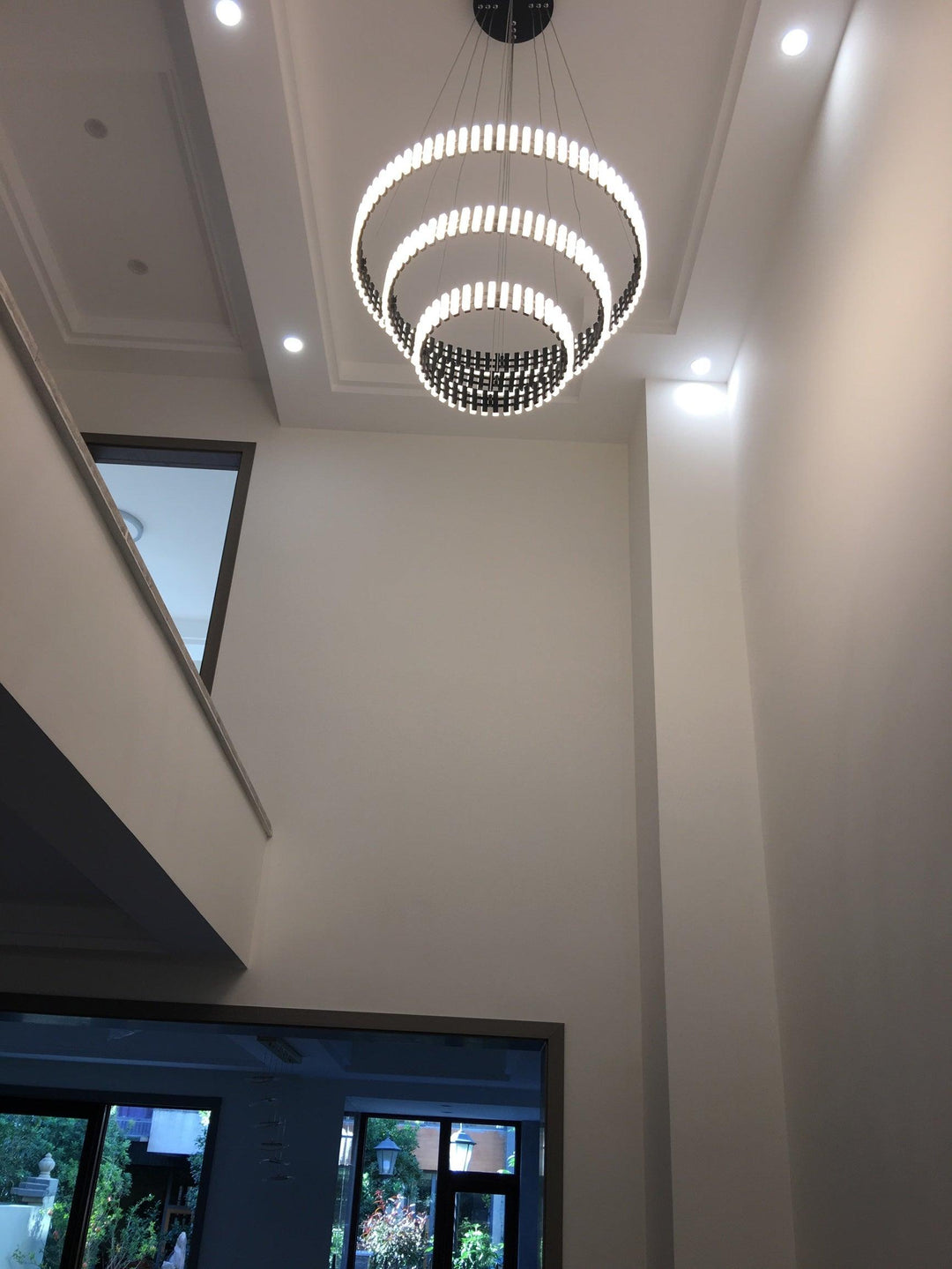Wiszący żyrandol LED