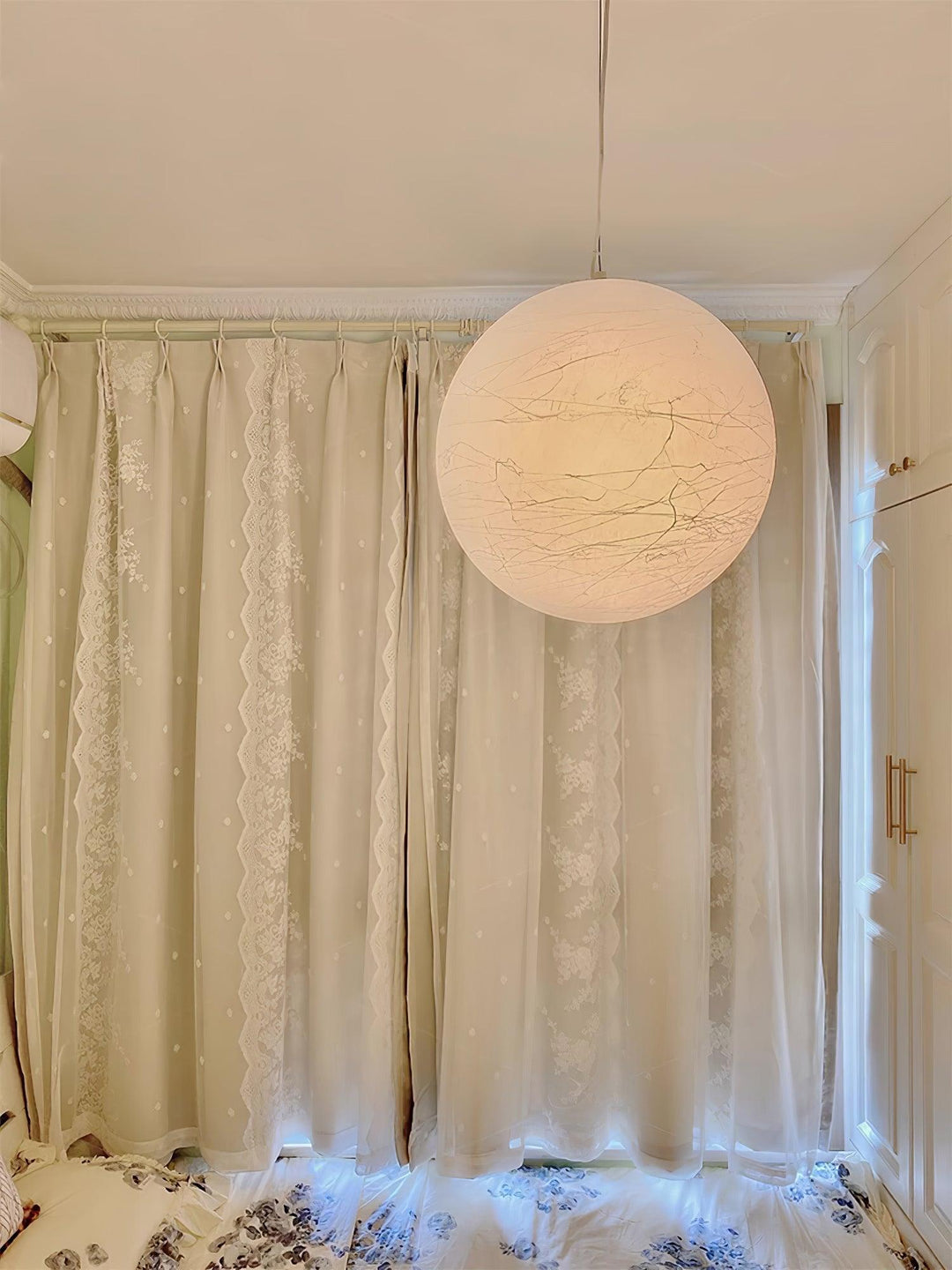 Lampa wisząca Maan z jedwabiu