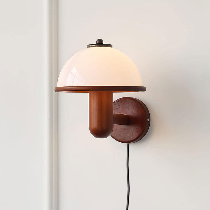 Lampa ścienna z drewna w kształcie grzyba