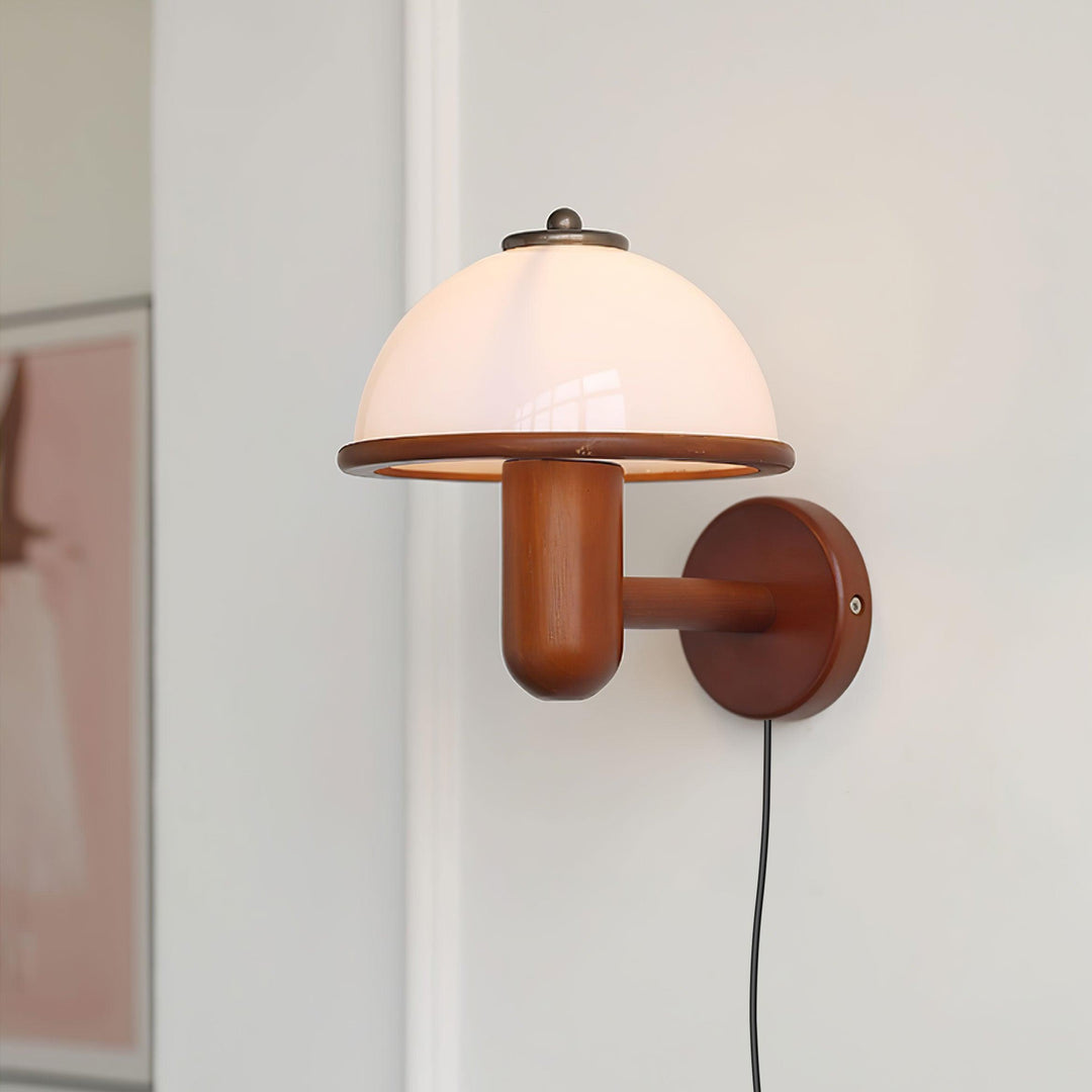 Lampa ścienna z drewna w kształcie grzyba