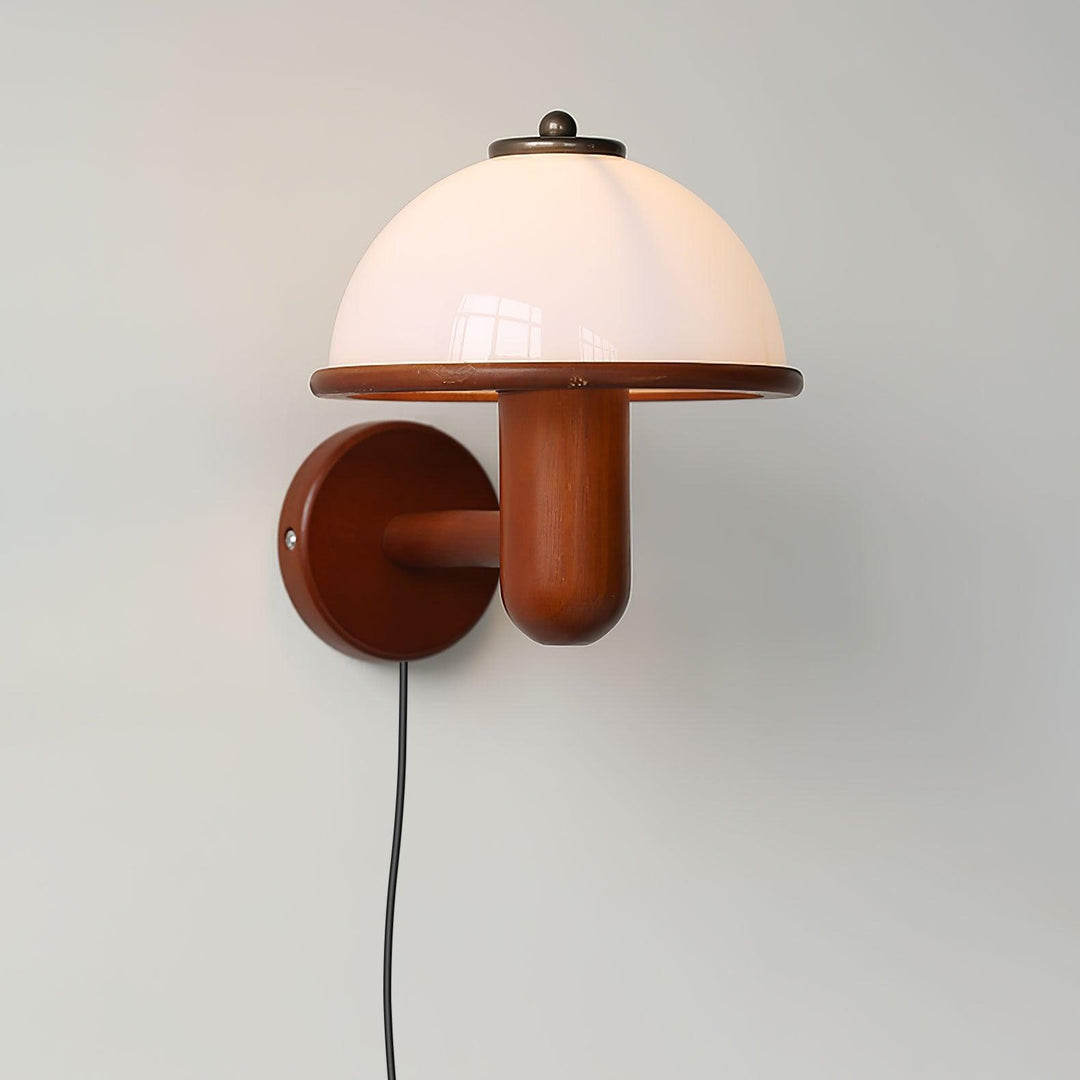 Lampa ścienna z drewna w kształcie grzyba