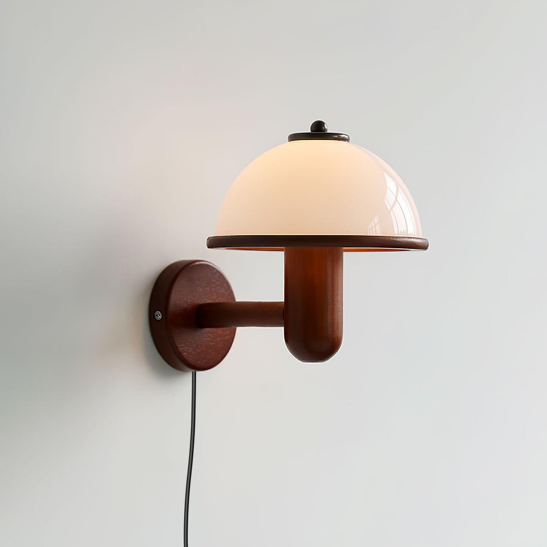 Lampa ścienna z drewna w kształcie grzyba