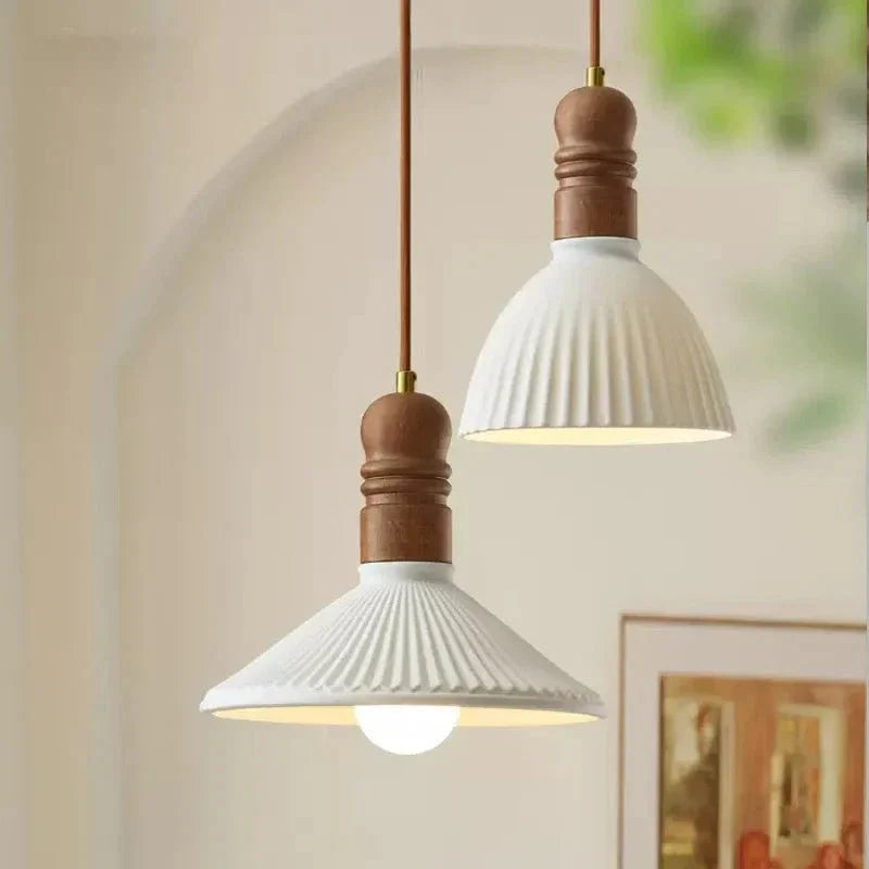 Kremowa Lampa Wisząca z Litego Drewna Wind