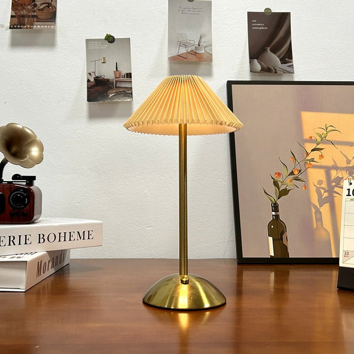 Skandynawska bezprzewodowa lampa stołowa