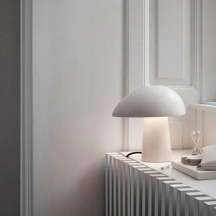 Kolekcja lamp stołowych Juno