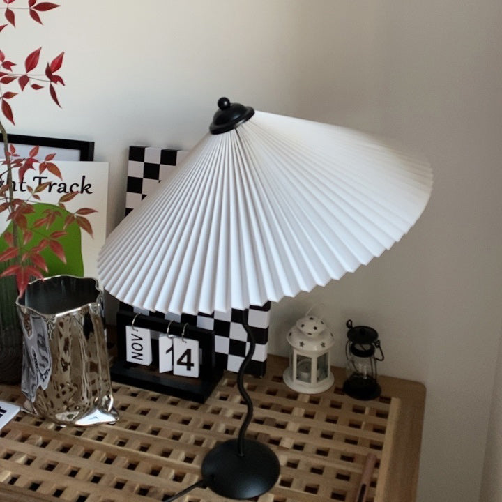 Lampka stołowa Squiggle
