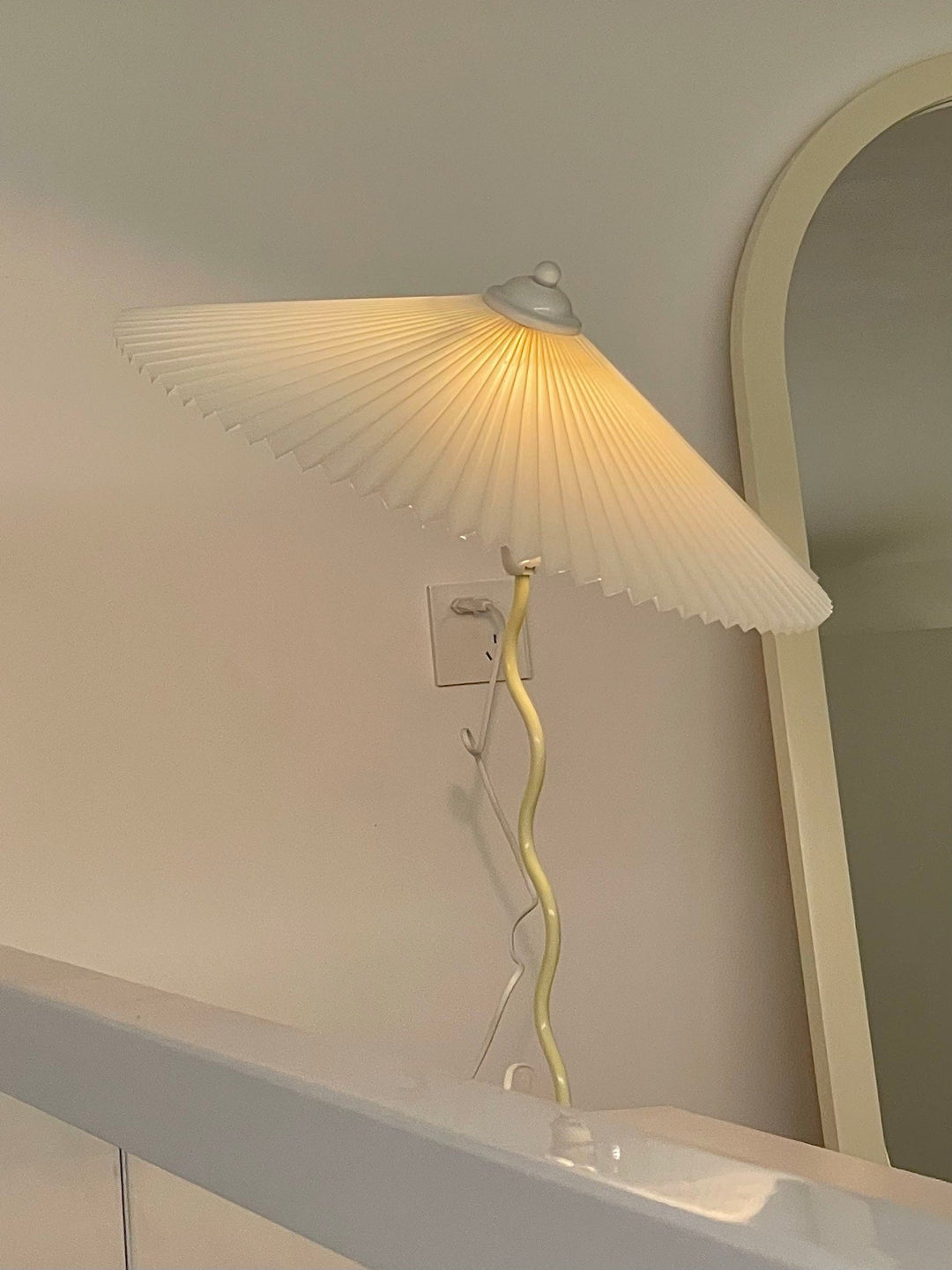 Lampka stołowa Squiggle