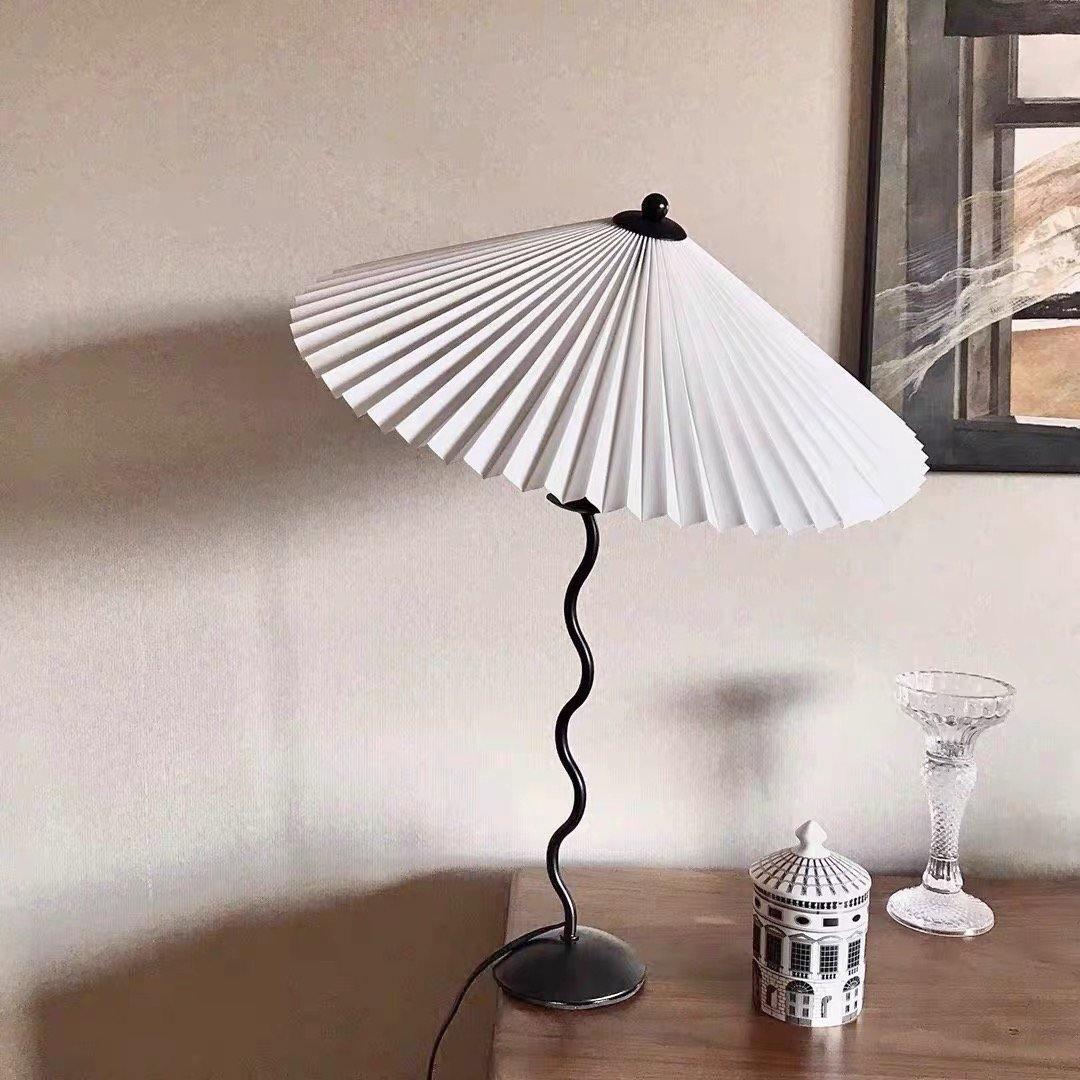 Lampka stołowa Squiggle