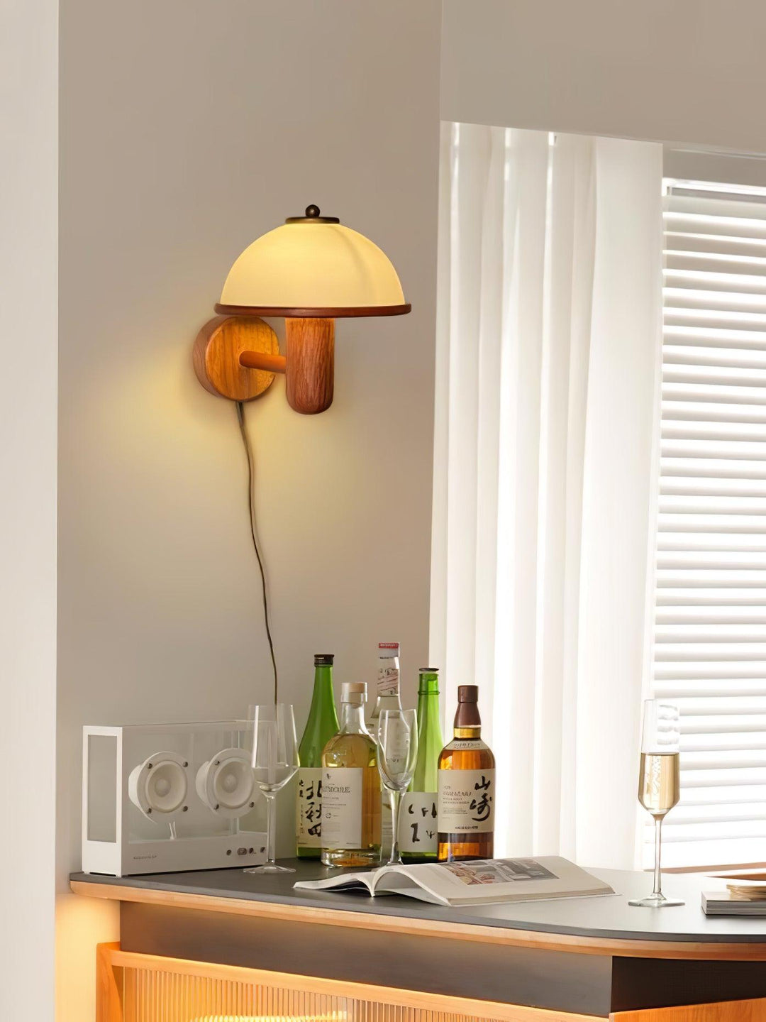 Lampa ścienna z drewna w kształcie grzyba