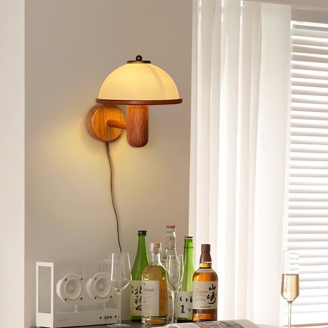 Lampa ścienna z drewna w kształcie grzyba