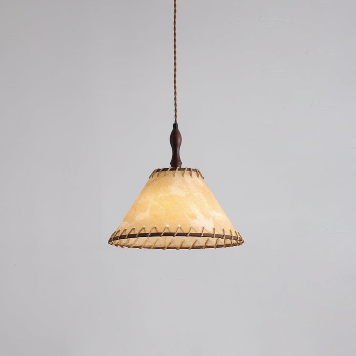Lampa wisząca z drewna i tkaniny