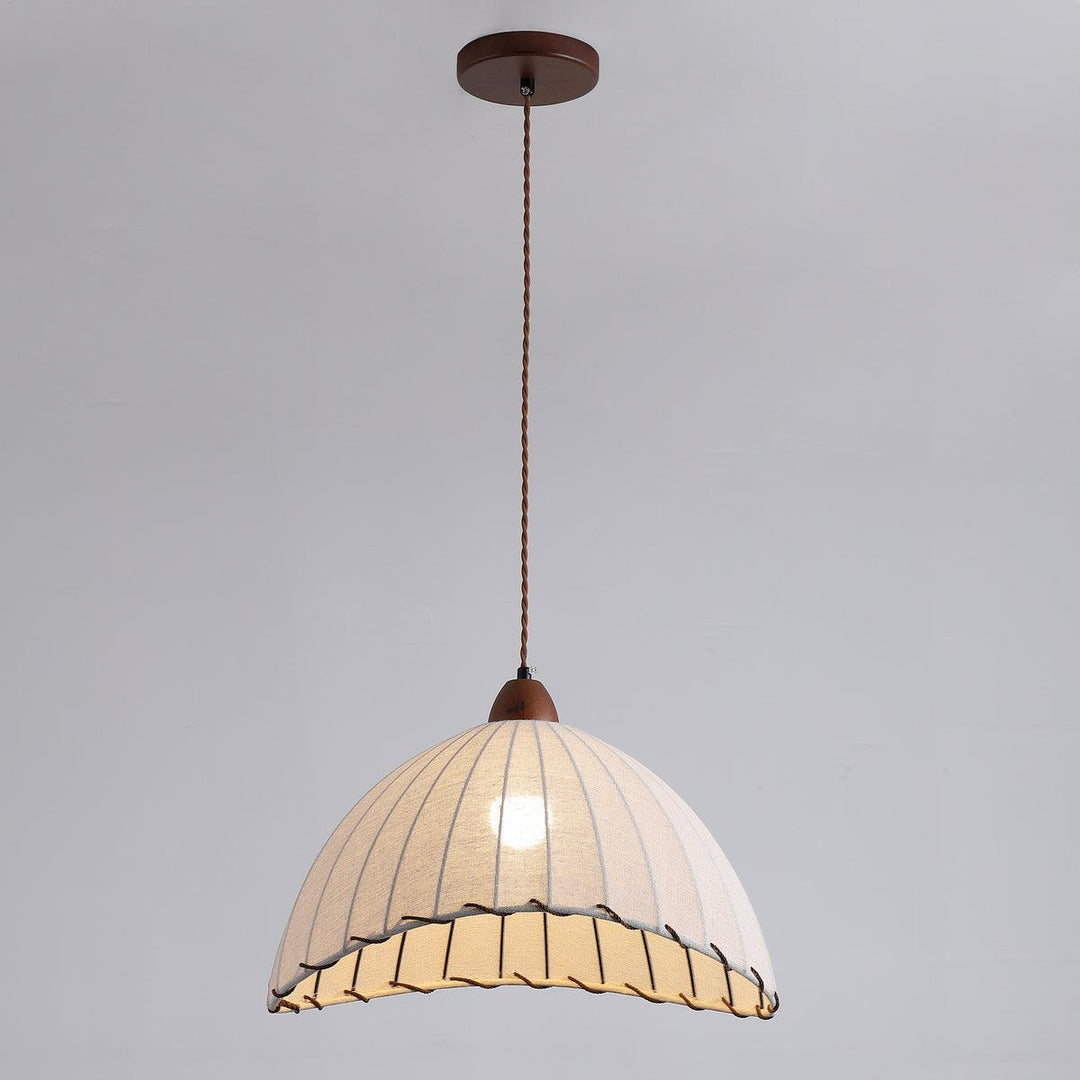 Lampa wisząca z drewna i tkaniny
