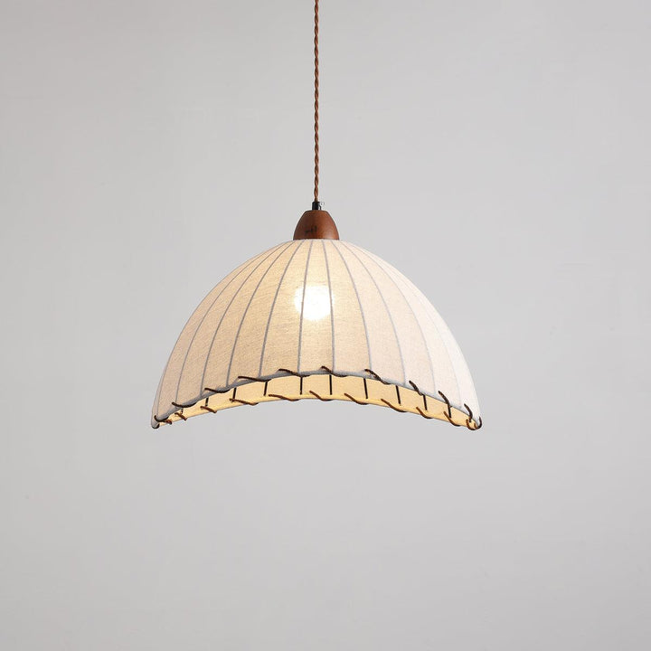 Lampa wisząca z drewna i tkaniny