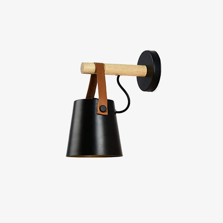 Stożkowa lampa ścienna z drewna