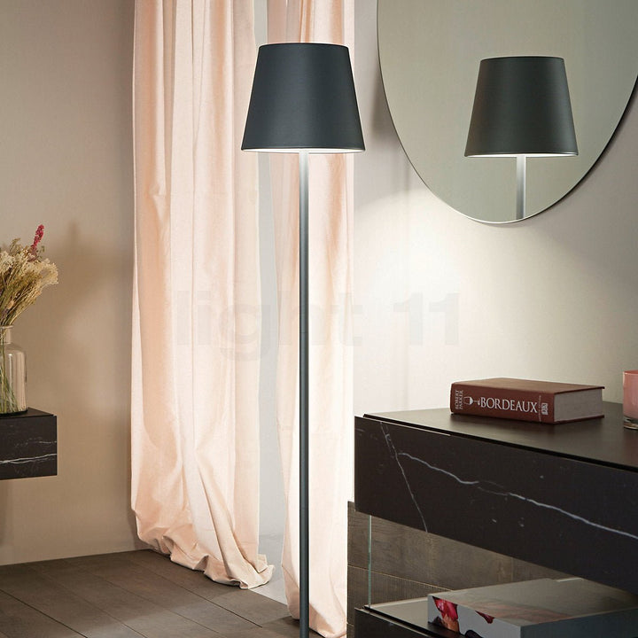 Nowoczesna Lampa Podłogowa LED z Ładowaniem