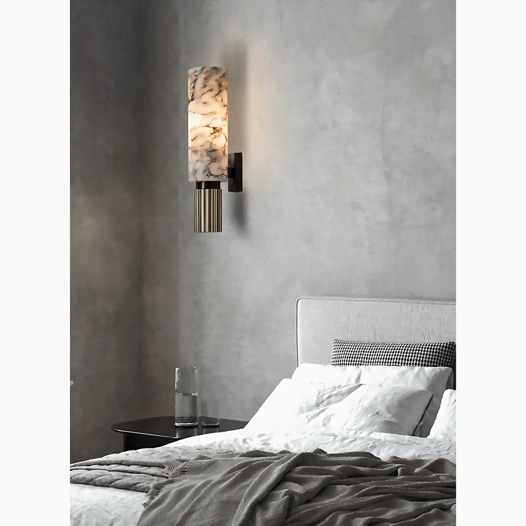Marmurowa lampa ścienna