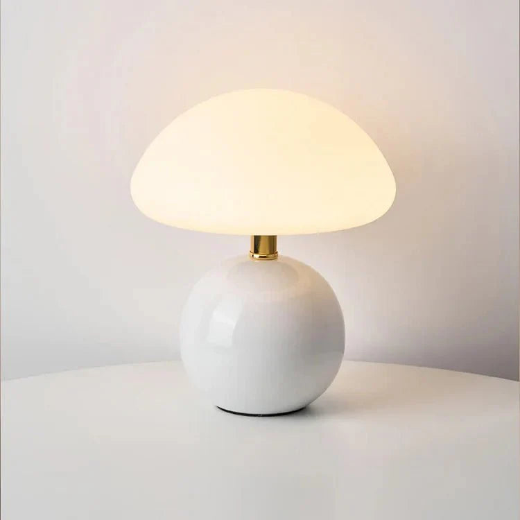 Francuska lampa w kształcie grzyba