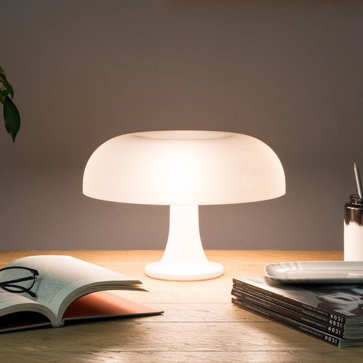 Lampa stołowa w kształcie grzyba w stylu minimalistycznym